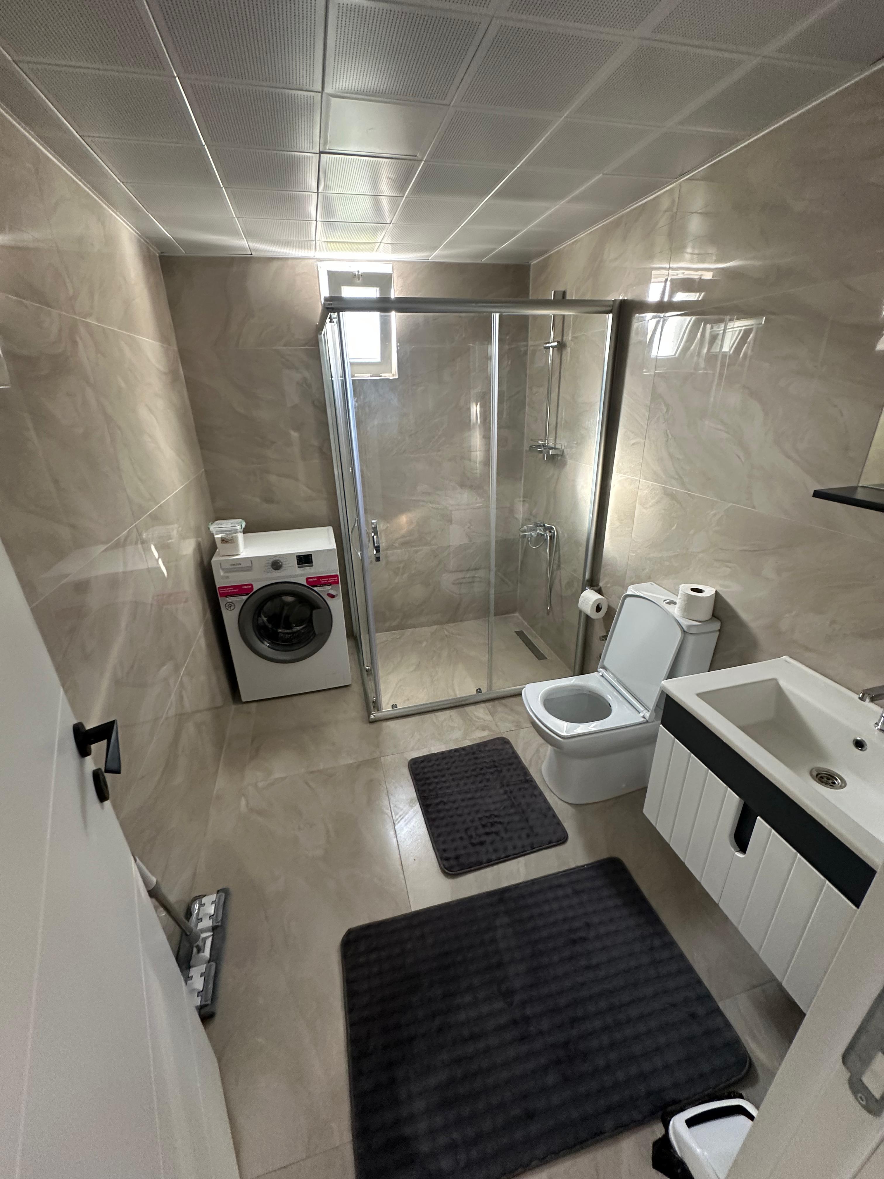 Duşlu banyo